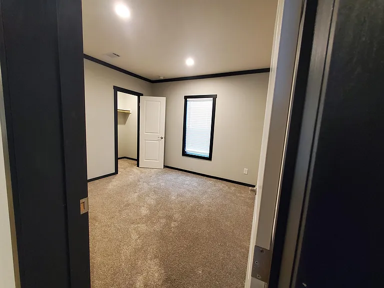 743 Chalet Ave — Photo 10