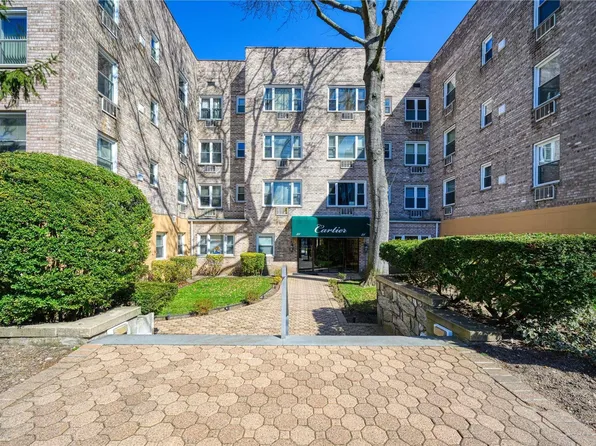 21 Bond Street #1J, Great Neck, NY 11021