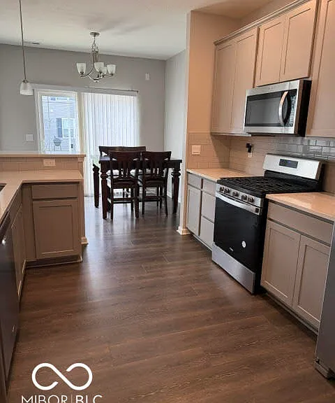 6389 Wasco Dr — Photo 10