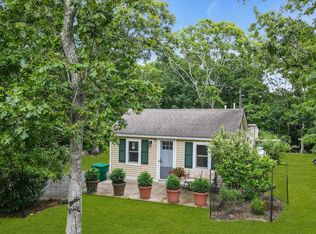 156 Washington Heights Ave, Hampton Bays, NY 11946