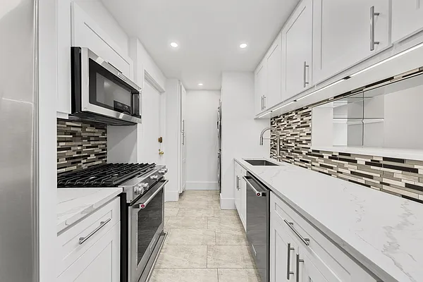 Rented by Douglas Elliman | media 15