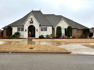 1200 N Snow Ln, Weatherford, OK 73096