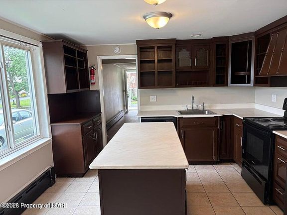 5th image of 336 Spring St