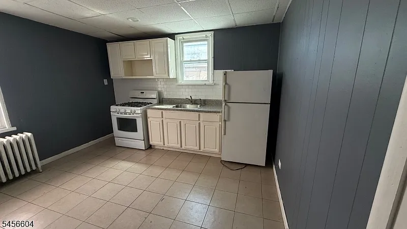 1 bed, 1.0 bath, $1,400 — Photo 4