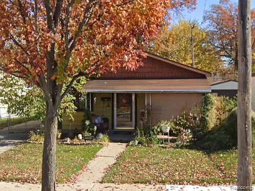 23344 Crossley Ave photo 1