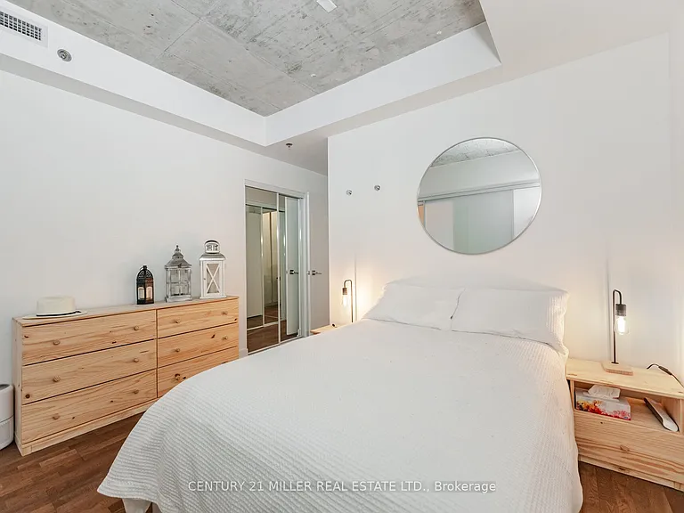 15 Beverley St #301 — Photo 22