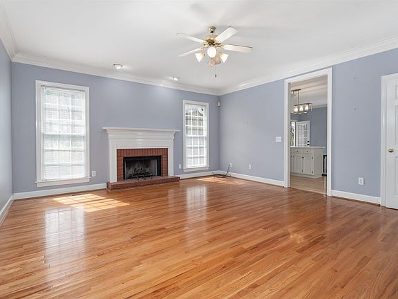 2nd image of 644 Camden Rdg