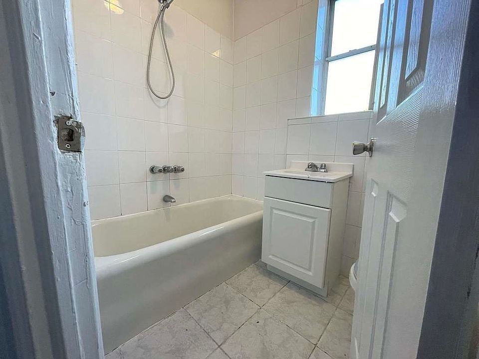 2nd image of 3841 18th Ave #6CC