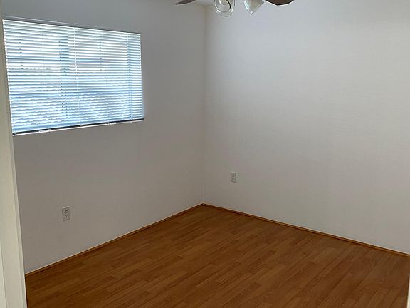 2nd image of 834 E Chestnut St #2