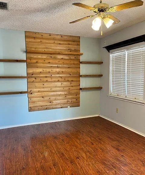 983 Washington Ave — Photo 3