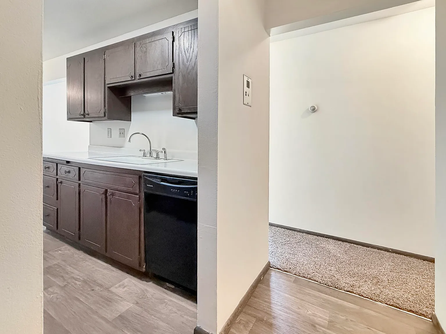Southgate Apartments — Photo 2