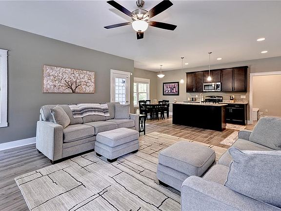 4th image of 5156 Ashborough Dr