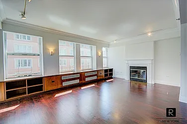 Rented by R New York