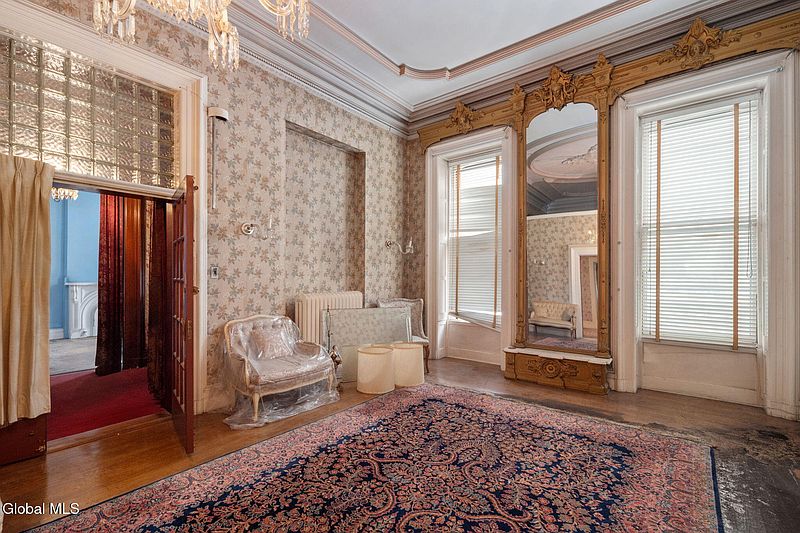 11th image of 93 Ten Broeck Street