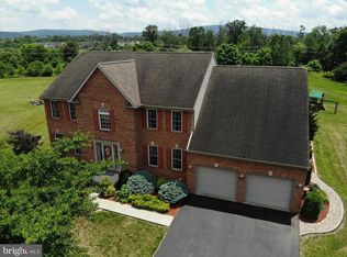 11860 Rinehart Dr, Waynesboro, PA 17268