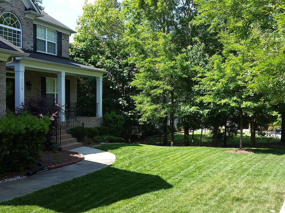Private Corner Lot