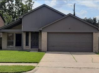 8223 Furlong Ln, Houston, TX 77071