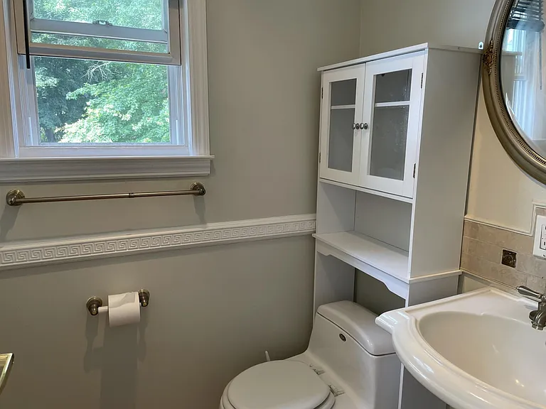 9 Royal Ave — Photo 12
