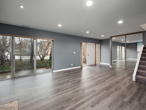 3rd image of 5919 Oakwood Dr #141-F