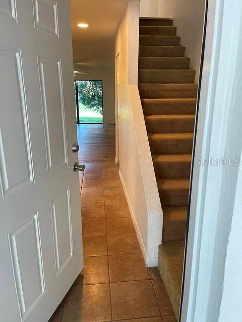 2 bed, 2.0 bath, 712 sqft, $1,990 — Photo 4