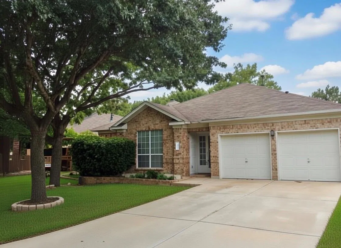 3 bed, 2.0 bath, 1519 sqft, $2,195 — Photo 1