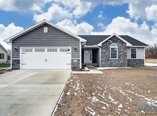 1034 Totem Ln, Bowling Green, OH 43402