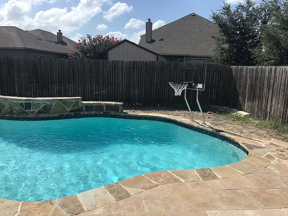 1st image of 216 Highland Pl