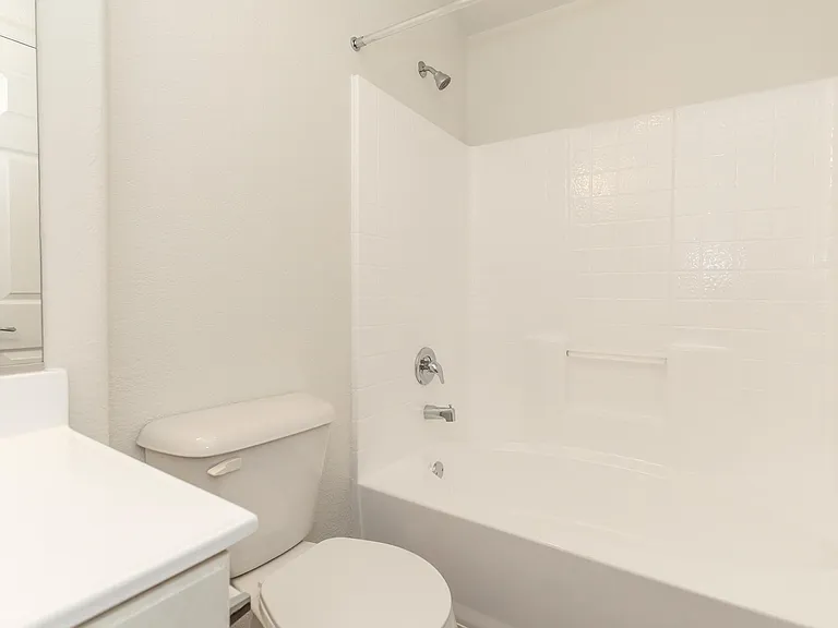 Laurel Canyon Apartment Homes — Photo 53
