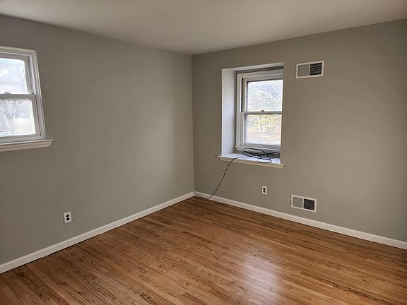 5th image of 392 Briar Ln