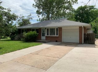 1403 Hillcrest Dr, Manhattan, KS 66502