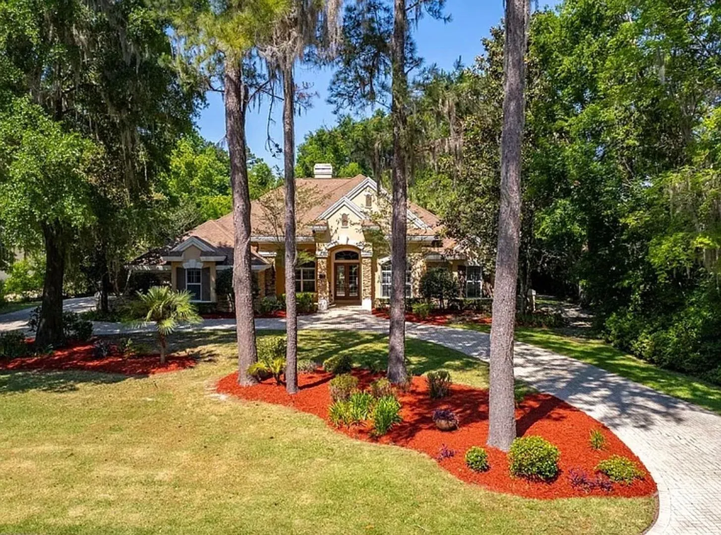 Luxury Living in Bellechase Where Elegance Meets Everyday Comfort — Photo 2
