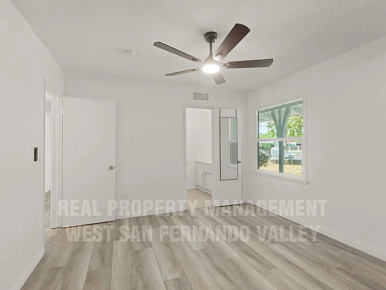7749 Kentland Ave — Photo 18