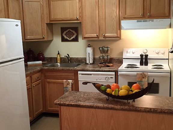 3rd image of 512 Chapel Lake Dr APT 101