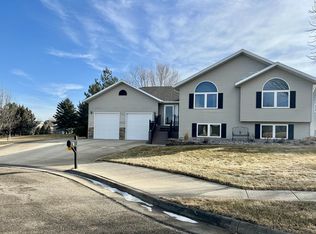 1814 Camden Ct, Pierre, SD 57501