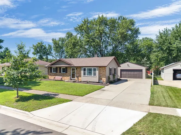 1616 Pershing Pl, Janesville, WI 53546
