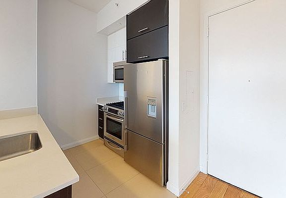 4th image of 795 Columbus Ave APT 9c