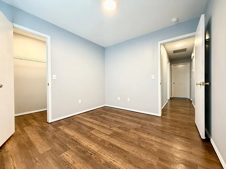 3102 NE 12th St — Photo 9