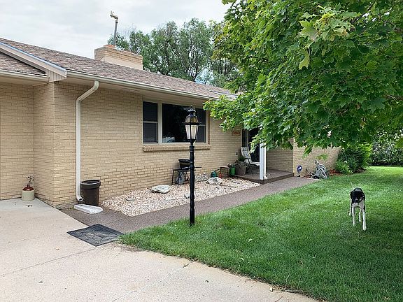 2nd image of 1307 Country Club Dr