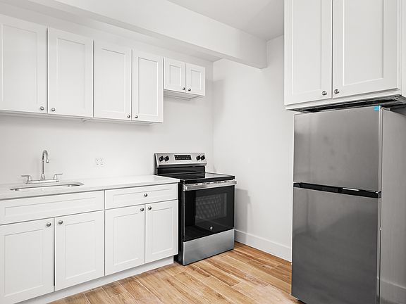 4th image of 217 W 123rd St #7A