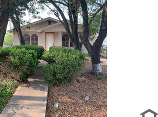 110 W Hill Ave, Alice, TX 78332