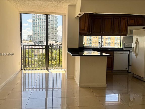 5th image of 17021 N Bay Rd APT 1015