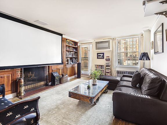 5th image of 309 W 83rd St #5A