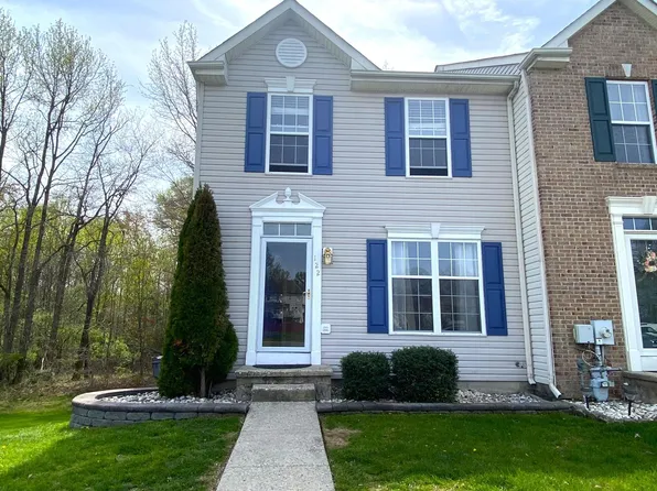 122 Couples Dr, Newark, DE 19702