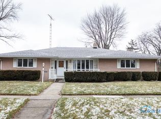2655 Gladhaven Dr, Oregon, OH 43616