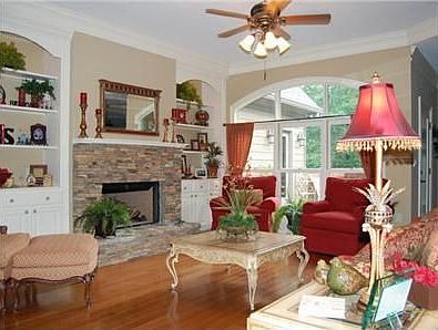 5th image of 977 Pigeon Creek Dr