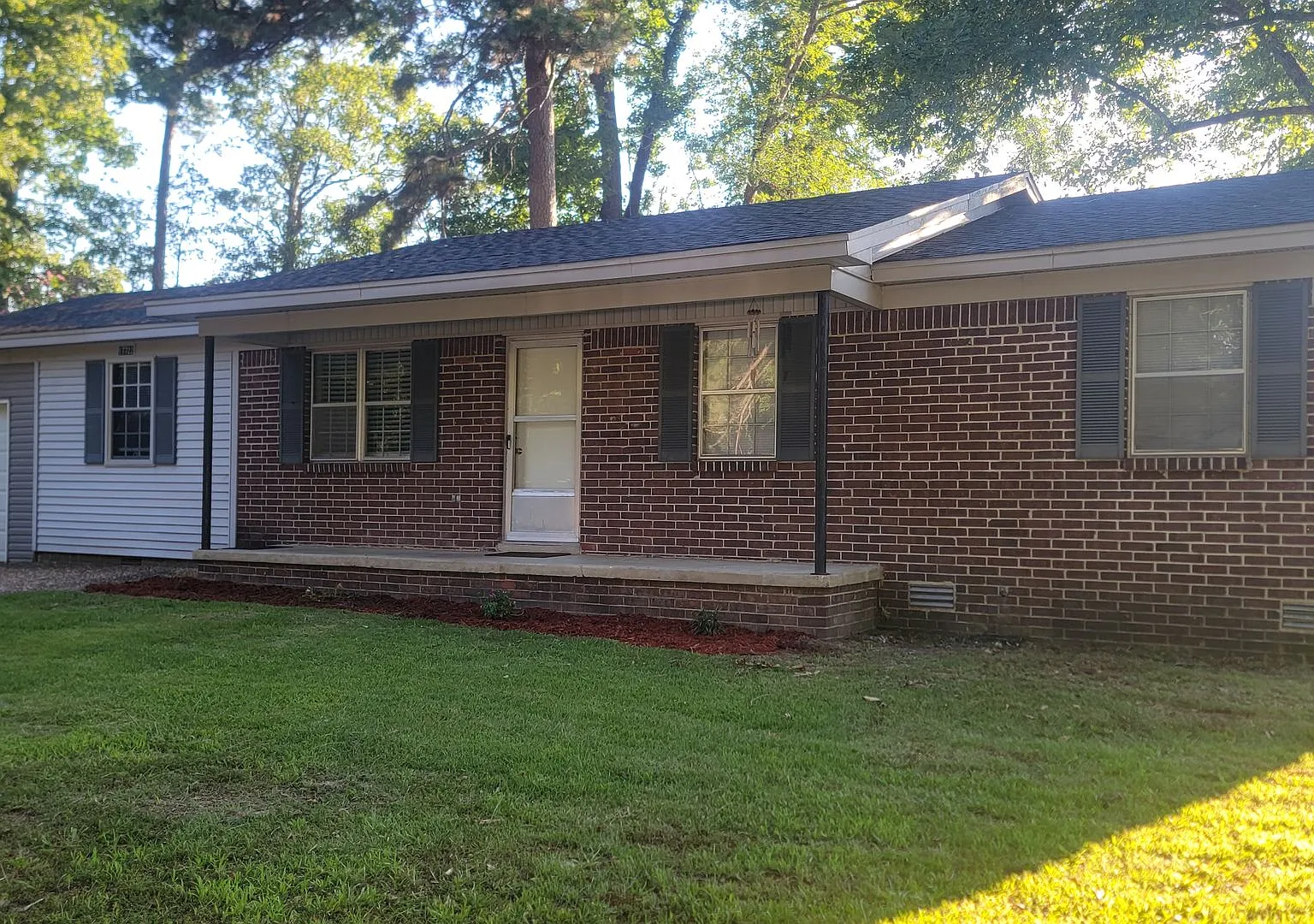 Great Home in Country Setting — Photo 1