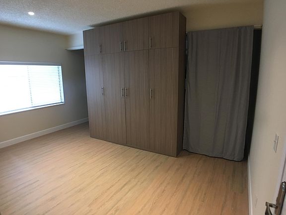 4th image of 10024 138th Ave NE #B