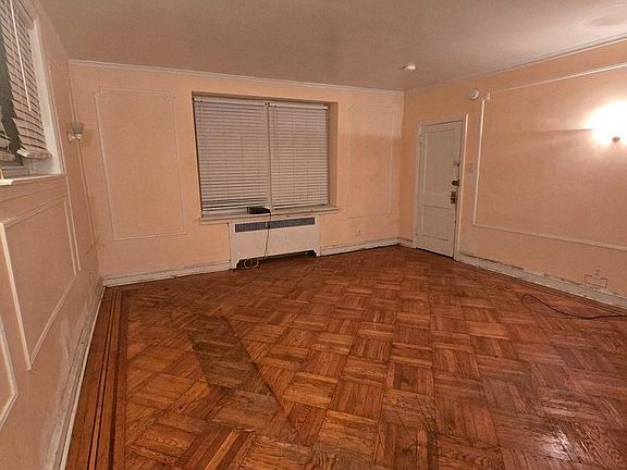 5th image of 2211 Melvin St