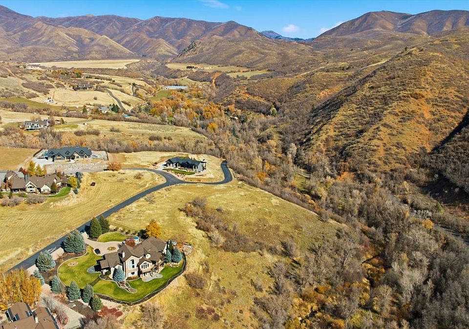 1st image of 285 S Meadow Dr