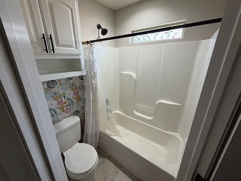 561 N Rupple Rd — Photo 13